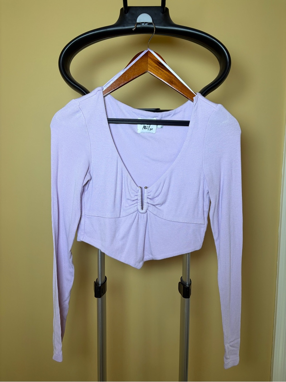 Cropped Long-Sleeve Scoop Neck Top in Lavender